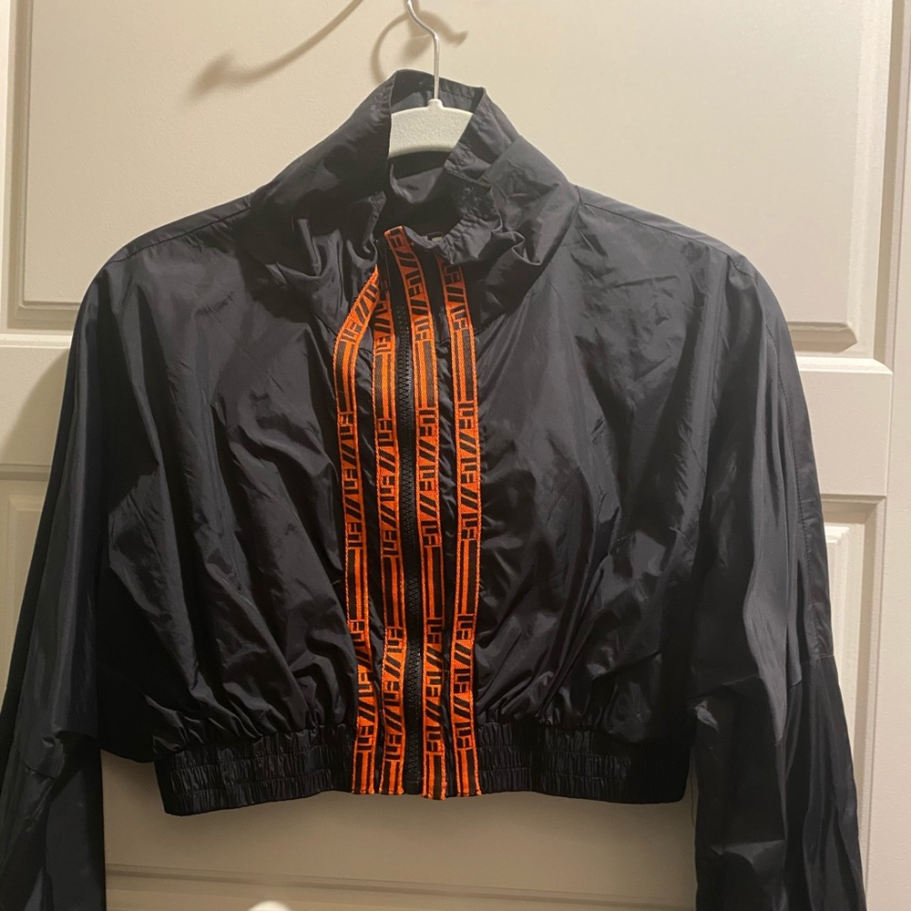 LF cropped wind breaker